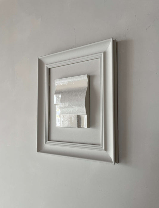 Vintage frame with Edith Beurskens artwork, made from biodegradable PLA, in shadow white, size 27.5 x 32.5 cm.