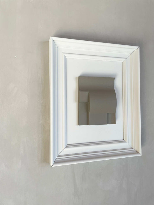 Vintage Frame Giant III by Edith Beurskens with sand texture and eco-paint, featuring a shadow white and mouseback color scheme.