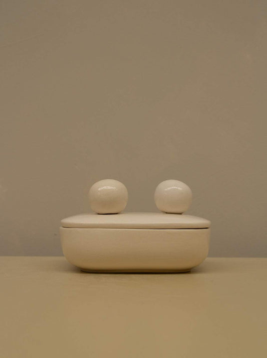 Ceramic box 'BOULE' for keepsakes, handmade, ivory tone.