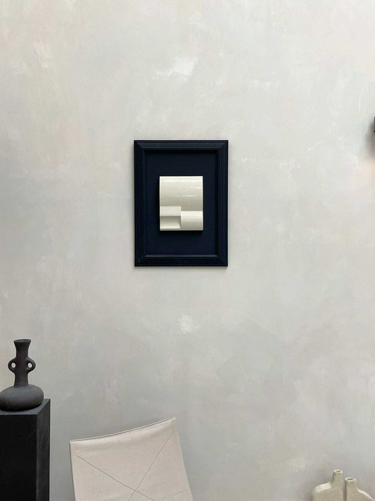 Vintage Frame Nova with exclusive artwork by Edith Beurskens, featuring a black vintage frame and gloss off-white artwork, displayed on a wall.