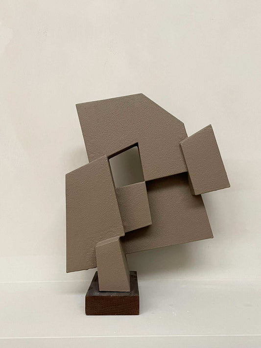 Abstract artwork 'Sculpture Grace' from the PLAY collection, made of eco-friendly PLA with resin finish.