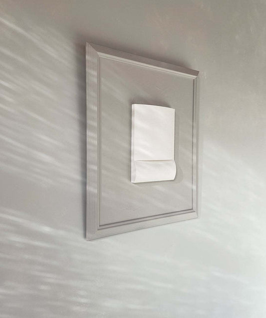 Vintage Frame 22.09 with artwork by Edith Beurskens, featuring a sand texture finish in Mushroom and Shadow White tones.