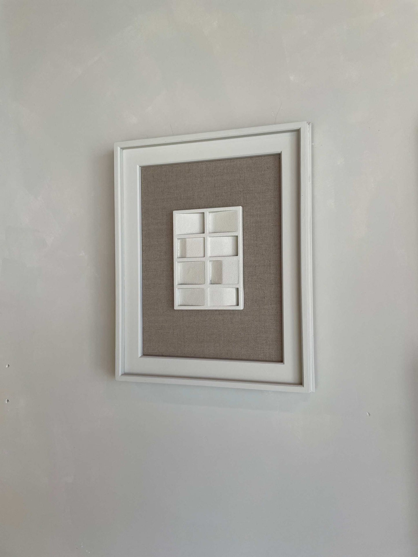 Vintage Frame Pelle artwork by Edith Beurskens, featuring biodegradable PLA, with strong white vintage frame, 50x40 cm.
