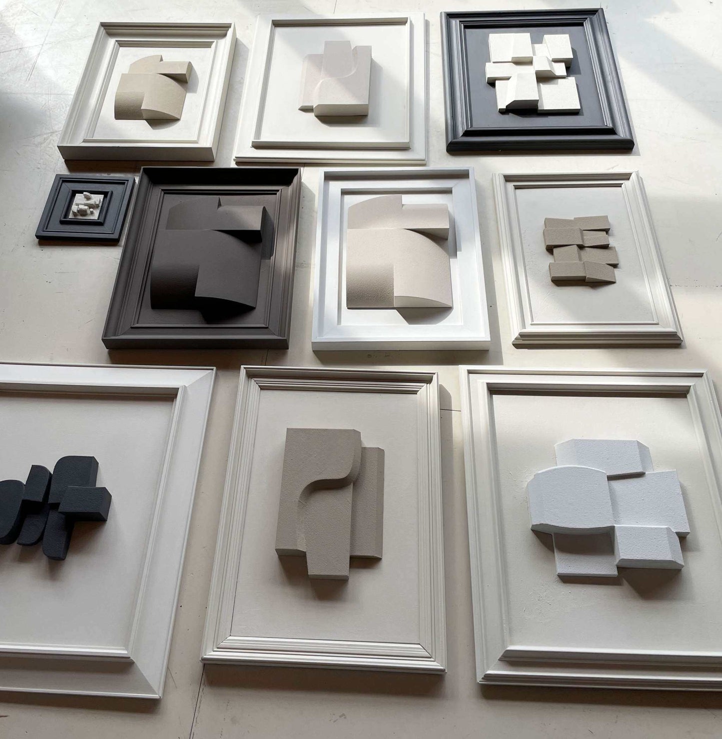 Vintage frame artwork collection with unique PLA designs by Edith Beurskens, featuring shadow white and brown wood colors.