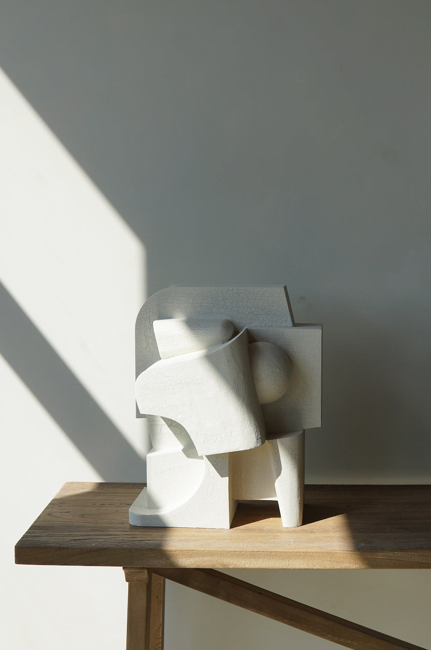 'Mien' Sculpture Crackle. By Edith Beurskens and Ilse van Stoltz