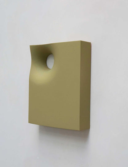 PEEP HOLE - Green artwork from PLAY collection, made of plant-based PLA with eco-paint and resin finish, features a unique design.