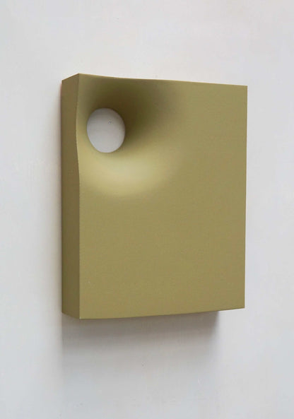 PEEP HOLE - Green artwork made from plant-based PLA with eco-paint and resin finish, size 30 x 24 cm.