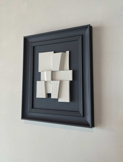 Vintage Frame Dee mini with unique artwork by Edith Beurskens, anthracite and shadow white, plant-based PLA material.