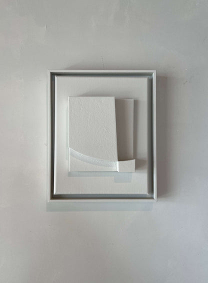 Canvas Level artwork with shadow white frame, biodegradable PLA base, structured plaster finish, 31 x 25 cm.