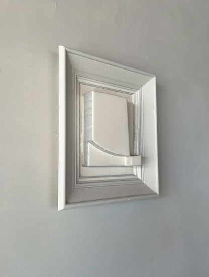 Vintage Frame Level Lak in Shadow White with unique artwork and glossy finish.