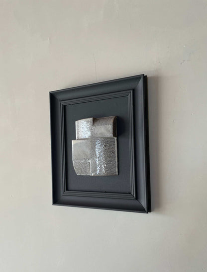 Vintage Frame Mini Journey with unique artwork by Edith Beurskens, featuring a matte anthracite and shiny mixed texture.