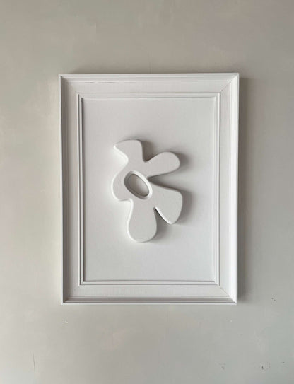 Vintage olive frame with exclusive white artwork by Edith Beurskens, made from biodegradable PLA and sand-coated, size 65.5 x 50.5 cm.