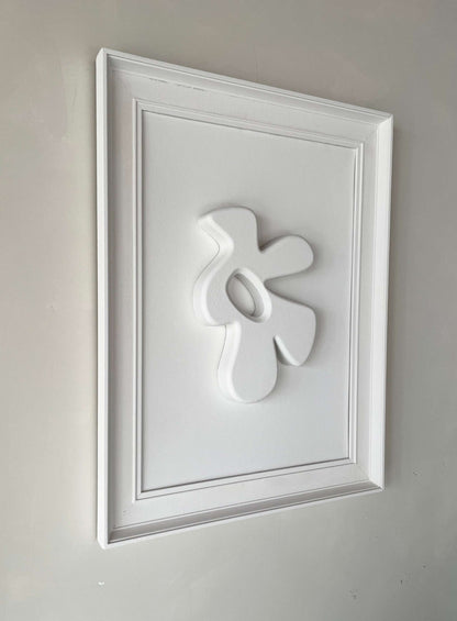 Vintage Frame Big bird artwork in olive vintage frame with white design by Edith Beurskens, 65.5 x 50.5 cm.