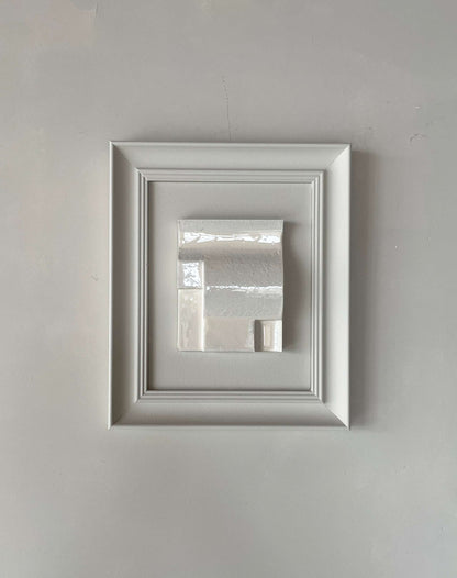 Vintage Frame Giant Lak II in shadow white, featuring exclusive artwork by Edith Beurskens, made with biodegradable PLA material.