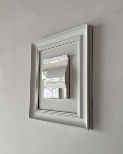 Vintage Frame Giant Lak II in shadow white, featuring exclusive Edith Beurskens artwork, with ornate detailing and unique authenticity certificate.