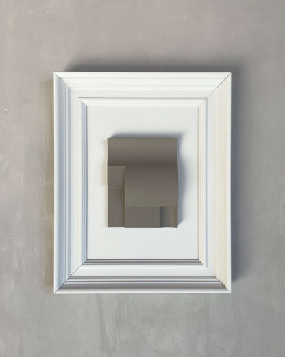 Vintage Frame Giant III with exclusive artwork by Edith Beurskens, eco-friendly materials, and a unique Certificate of Authenticity.