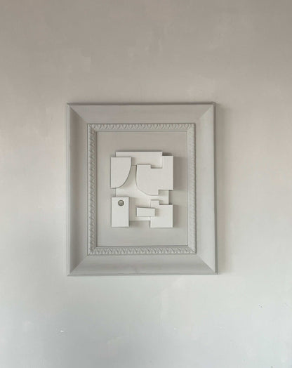 Vintage Frame Jean with exclusive artwork by Edith Beurskens, featuring dark lime frame and shadow white artwork, made with PLA and sand coating.