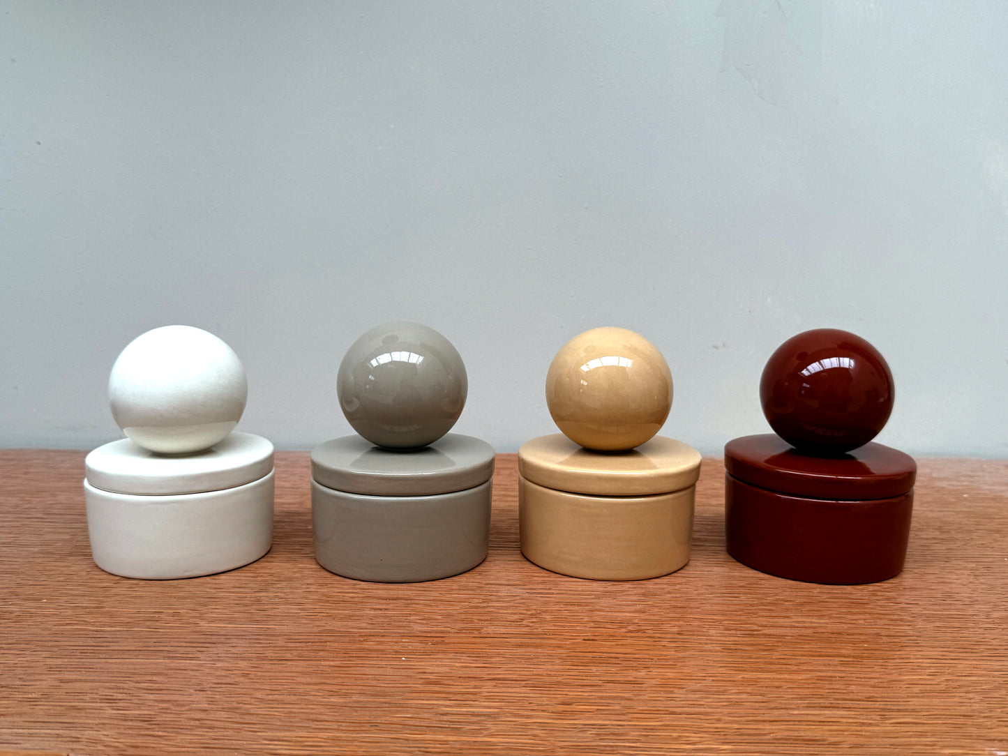Ceramic box 'BOULE' • MEDIUM • Cappuccino