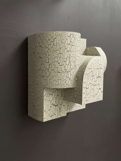 Organic wall sculpture 'Bep', crackle finish, 25x21.2x15.2 cm.