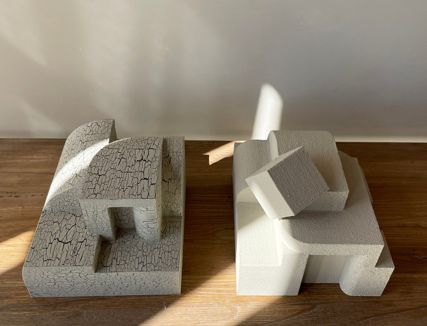 'Bep' Sculpture in crackle by Edith Beurskens and Ilse van Stoltzv