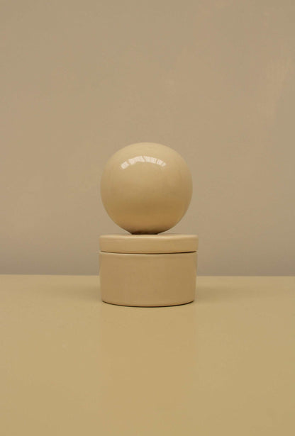 Small vanilla ceramic box 'BOULE,' perfect for keepsakes, 11 cm height, 7 cm diameter.