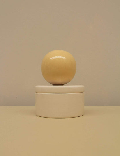 Ceramic box 'BOULE' in butter and milk color, medium size, for keepsakes.