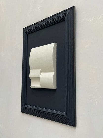 Vintage Frame Nova with exclusive off-white artwork in black frame, featuring a unique design by Edith Beurskens.