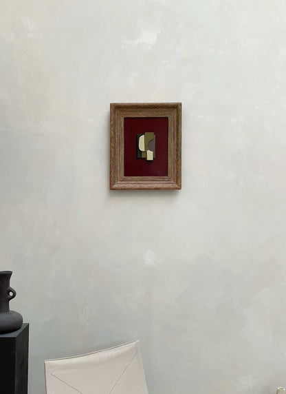 Vintage Frame Fauve on wall, featuring a unique artwork by Edith Beurskens in a rust/orange antique frame, 56 x 46 cm.