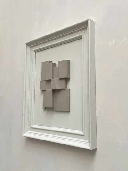 Vintage Frame Ophelie with exclusive artwork by Edith Beurskens, featuring a shadow white vintage frame and brown wood color artwork.