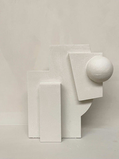 Sculpture Yulia, eco-friendly PLA material with resin finish, modern design, 28x21.5 cm.