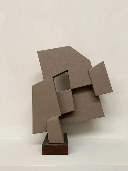 Abstract artwork 'Sculpture Grace' from the PLAY collection, made of eco-friendly PLA with resin finish.