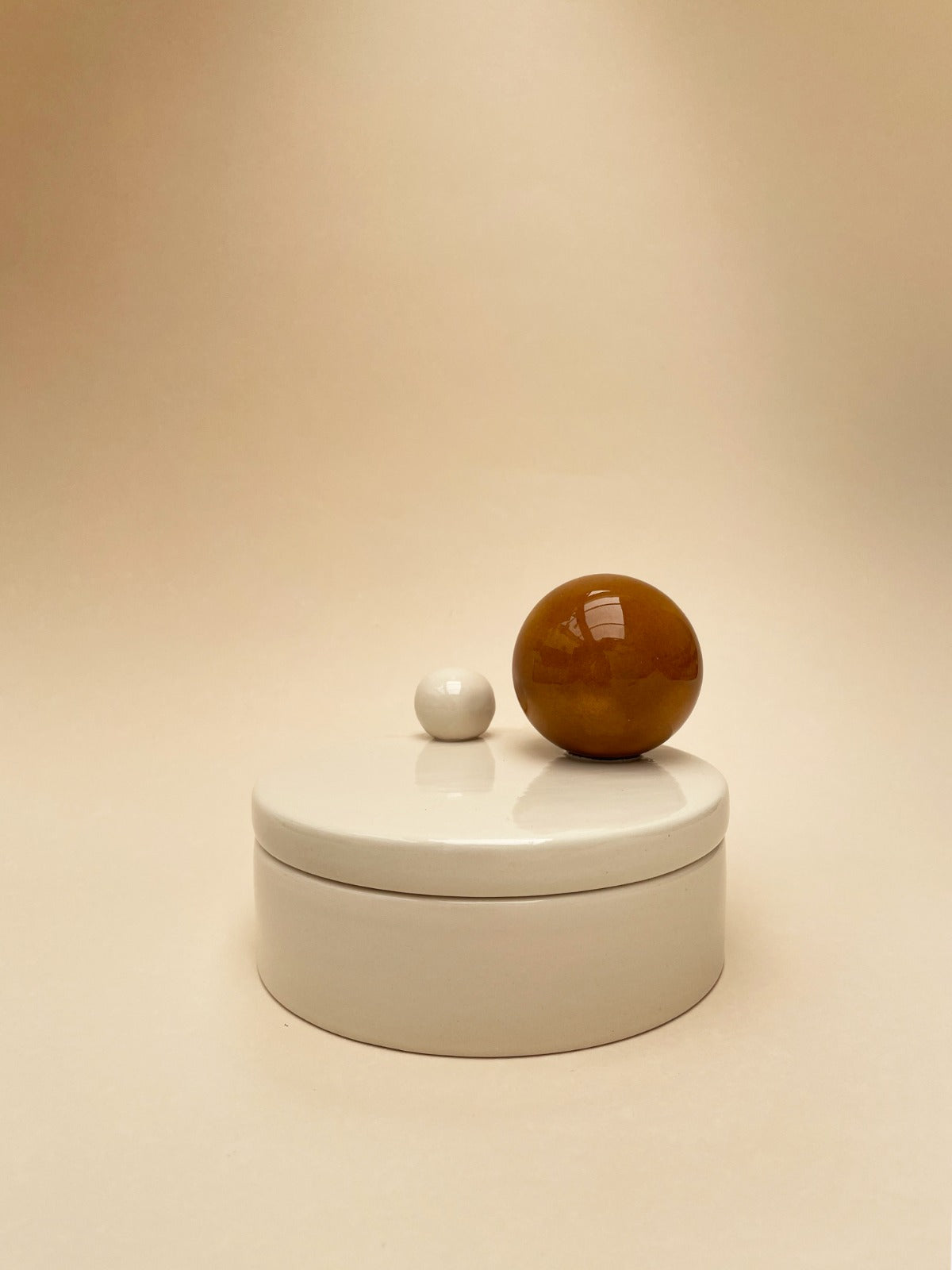 Ceramic box 'BOULE' • LARGE • Cognac • Milk