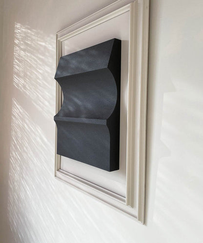 Vintage Frame 22.02 with a unique anthracite and mushroom finish, exclusive artwork by Edith Beurskens.