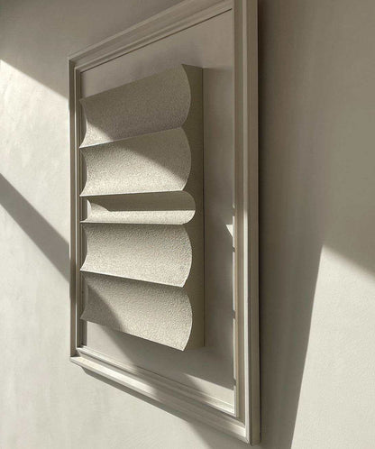 Vintage Frame 22.04 with exclusive artwork by Edith Beurskens, featuring a unique biodegradable PLA base and sand texture finish.