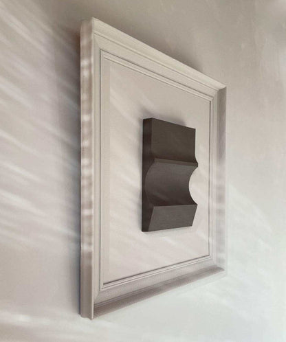 Vintage Frame 22.03, exclusive artwork by Edith Beurskens, made from plant-based PLA with sand texture and eco-paint, 62 x 65 cm.