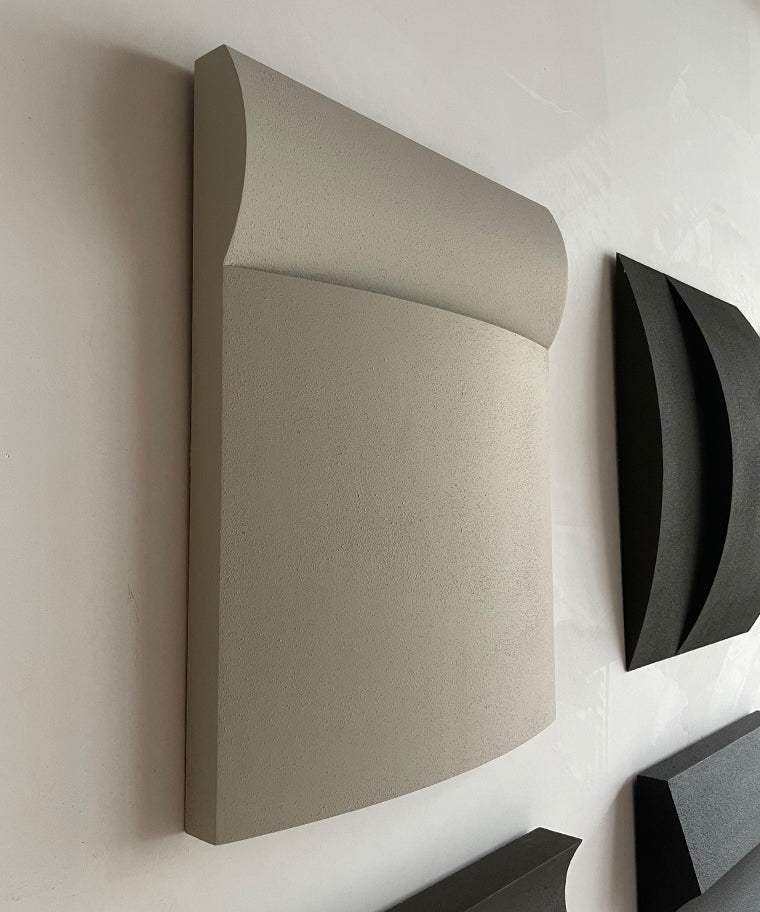 Handmade 22.09 Ibis artwork in PLA with sand texture and eco-paint on a wall.