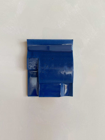 Mini Mixed Media artwork in shiny blue, plant-based PLA, 12x15 cm frame.