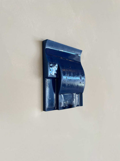 Mini Mixed Media Blue artwork by Edith Beurskens, featuring shiny blue finish and made with biodegradable PLA, size 12 x 15 cm.