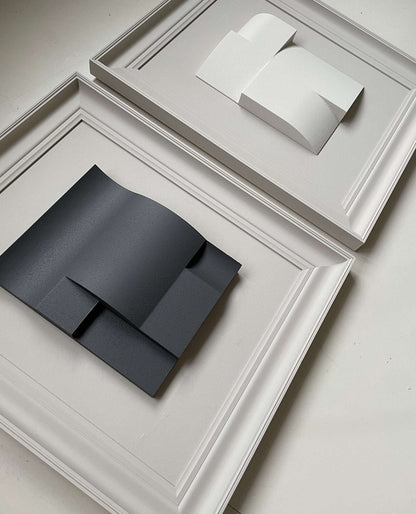 Vintage Frame Giant artwork by Edith Beurskens, featuring dark lime with anthracite and shadow white colors in sand texture finish.