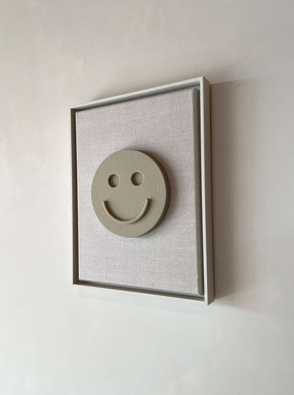 Canvas Happy artwork with a PLA and structured plaster base, featuring a brown wood design, shadow white frame, 43 x 33.5 cm.