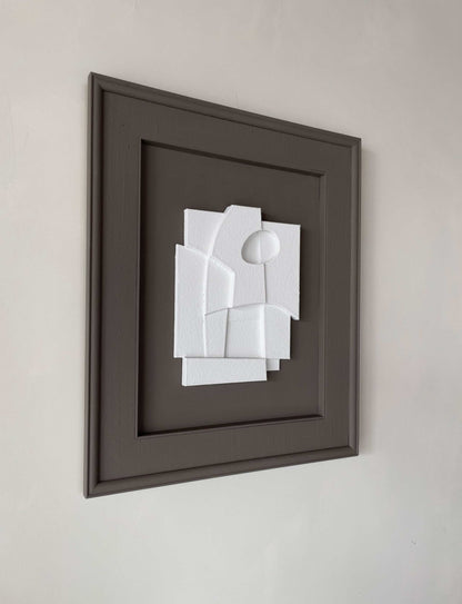 Vintage Frame Pien with shadow white artwork, attic-colored vintage frame.