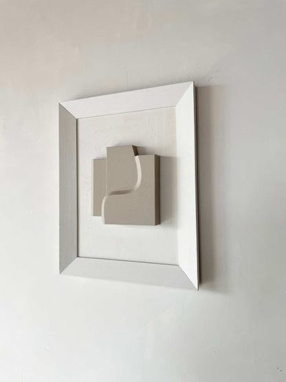 Vintage Frame Zach with exclusive artwork by Edith Beurskens, featuring a shadow white frame and brown wood finish, size 48x39 cm.