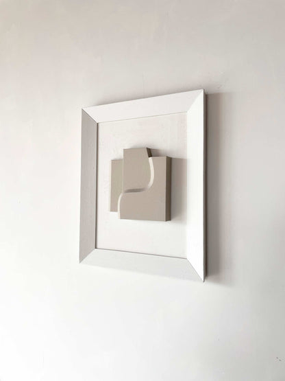 Vintage Frame Zach artwork by Edith Beurskens, shadow white frame, unique plant-based PLA material.