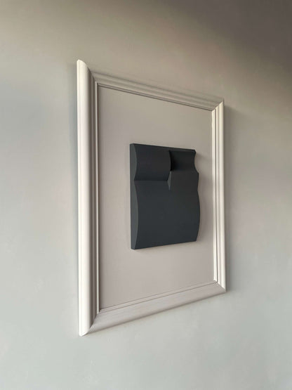 Vintage Frame Bonne artwork by Edith Beurskens with mushroom and anthracite colors, biodegradable PLA base, and vintage frame.