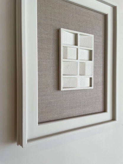 Vintage Frame Pelle with exclusive artwork by Edith Beurskens in strong white, featuring a 50 x 40 cm vintage frame.