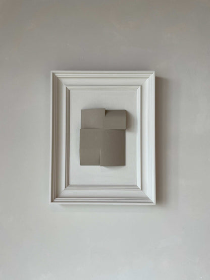 Vintage Frame Mini Journey with exclusive Edith Beurskens artwork, shadow white and brown wood finish.