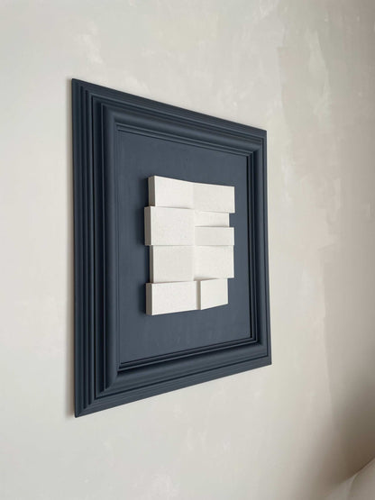 Vintage Frame Bowie by Edith Beurskens, featuring unique anthracite and shadow white artwork with a vintage frame.